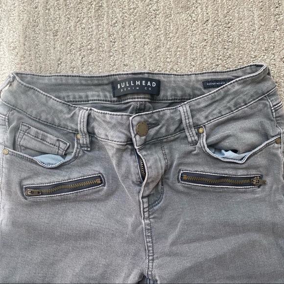 Bullhead Rocker Mid-Rise Jeans - Picture 3 of 4